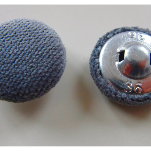 2 boutons recouverts de velours gris - 22mm