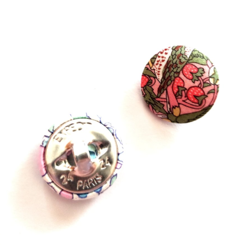 Bouton tissu liberty strawberry thief bio b spring rose vendu à l'unité