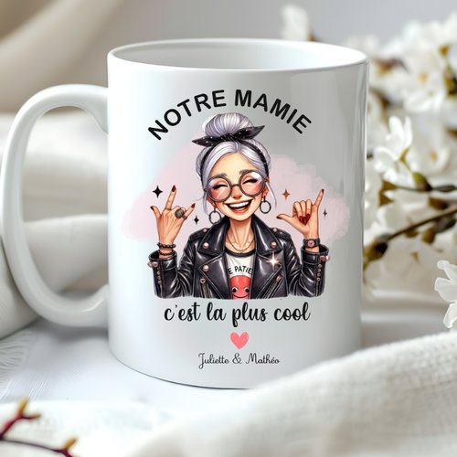Mug personnalisé "notre mamie c'est la plus cool"