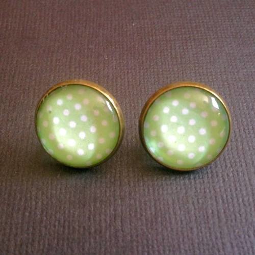 Boucles d'oreille puces vertes pois blancs