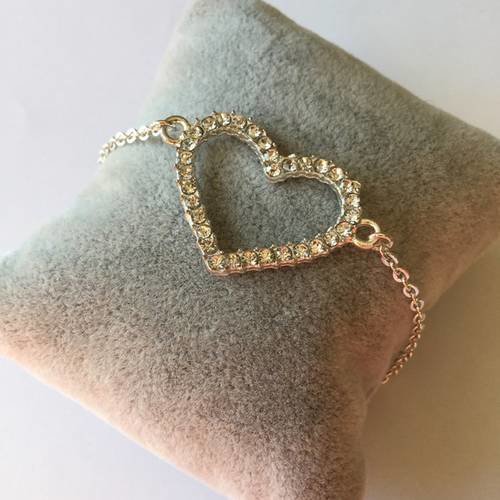 Bracelet fin coeur strass et chainette argentée 