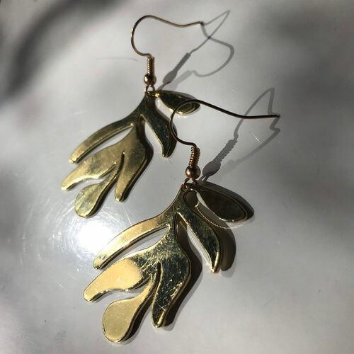 Boucles d'oreilles dorées, boucles d'oreilles avec feuilles dorées, bijou nature