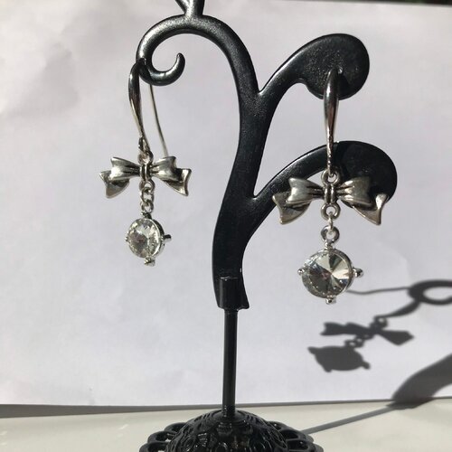 Boucles d’oreilles argentées, boucles d'oreilles cristaux, petites boucles argentées