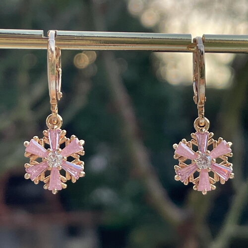 Boucles d’oreilles  mini créoles dorées, boucles d'oreilles flocons de neige, petites créoles dorées.