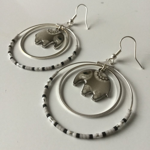 Boucles d’oreilles anneaux argentés, éléphants, boucles perles grises