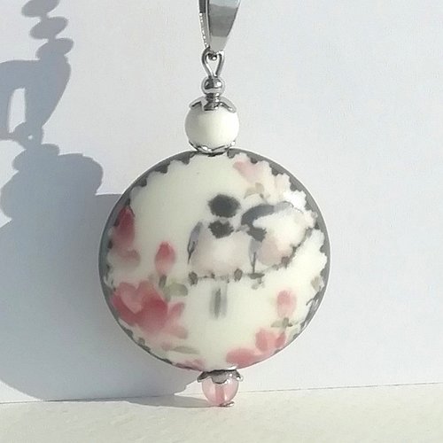 "jardin tendresse" collier pendentif médaillon porcelaine rose ivoire pierres magnésite quartz cherry chaîne acier