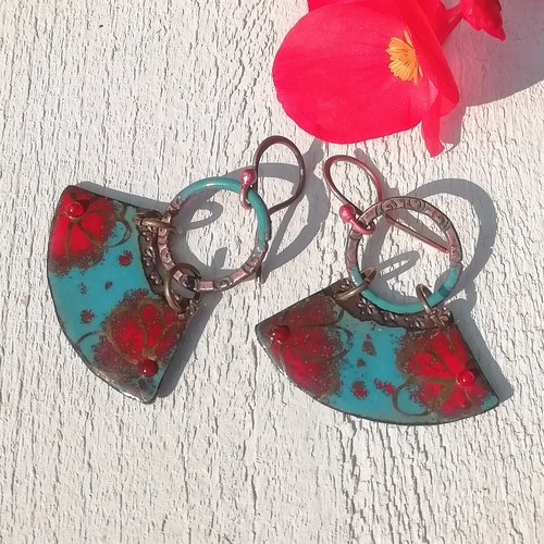 Boucles d'oreille "bégonia" turquoise rouge émail cuivre