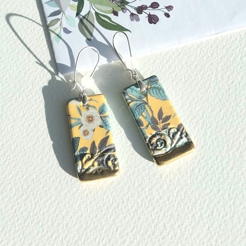 Boucles d'oreille "un coin de jardin" porcelaine émaillée rectangles motif végétal et or attaches argent 925