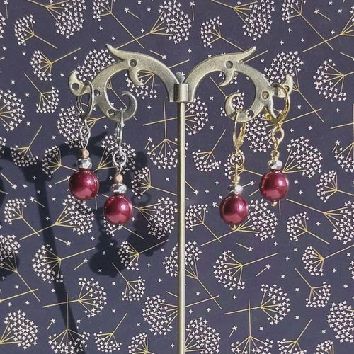 Boucles d'oreille "esprit d'hiver" rouge verre de bohême attaches acier inoxydable ou plaqué or