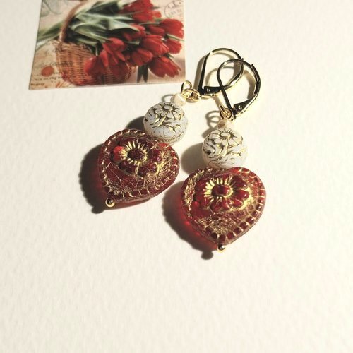 Boucles "les fêtes du coeur" rouge doré verre tchèque cœurs perles motifs floraux attaches plaqué or 18 k