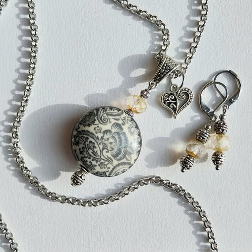 "art de vivre" pendentif boucles d'o gris noir ivoire jaune topaze porcelaine verre de bohême argent tibétain acier inoxydable