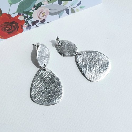 Boucles d'oreilles "helena" plaqué argent sur zamac larges pampilles et attaches assorties
