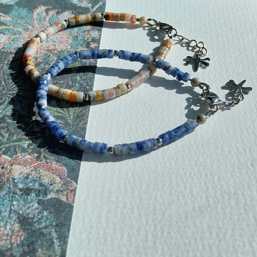 Bracelet fin réglable "libellule" perles heishi pierre naturelle au choix agate crazy ou jaspe spot bleu acier inoxydable