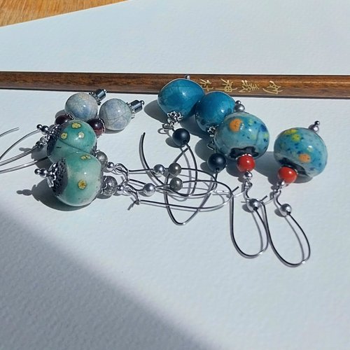 Boucles d'oreilles céramique raku au choix quatre modèles bleu ou vert pierres naturelles acier inoxydable