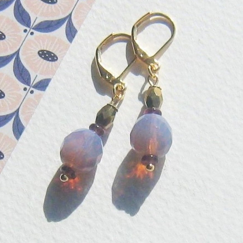 "mélodie mauve" boucles d'oreilles verre tchèque de bohême mauve translucide et bronze attaches plaqué or 18k