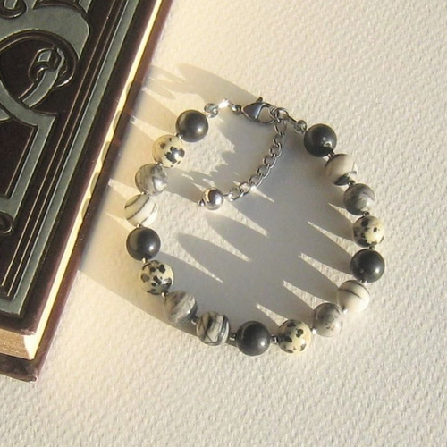 Bracelet "histoire d'animaux" gemmes gris noir beige obsidienne jaspes acier inoxydable