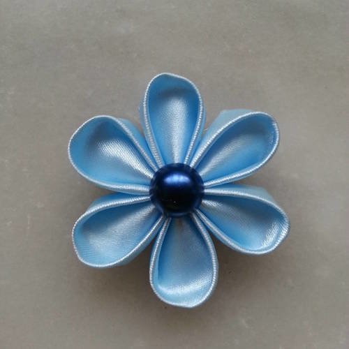 Fleur de satin bleue ciel 5 cm 