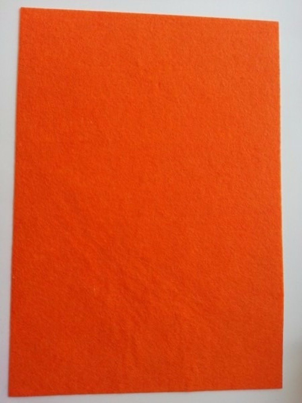 Feuille de feutrine autocollante orange 21*29.7cm - Un grand marché