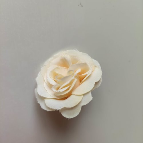 Fleur artificielle en tissu ivoire 30mm