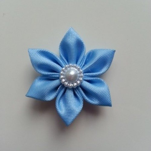 4 cm fleur tissu bleu ciel  pétales pointus 
