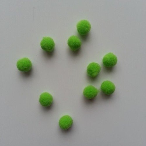 Lot de 10 petits pompons de couleur  8mm vert