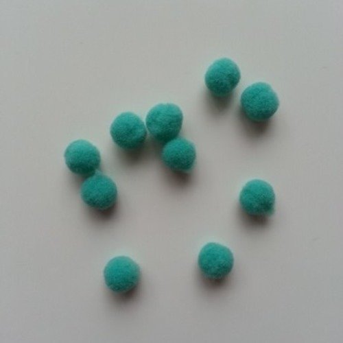 Lot de 10 petits pompons de couleur  8mm vert