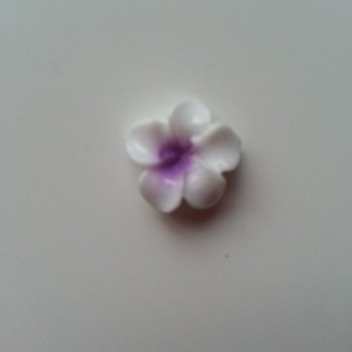 Fleur en résine bicolore de 16mm blanc et mauve