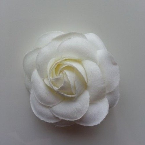 Fleur en tissu ivoire  50mm 