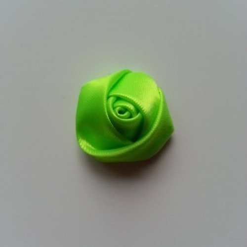 Fleur de satin bouton de rose vert 2.2cm