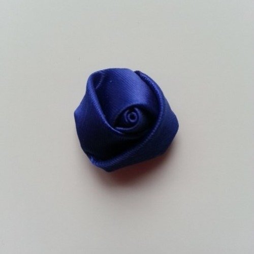 Fleur de satin bouton de rose bleu foncé 2.2cm