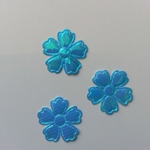 Lot de 3 fleurs  en tissu  irisé bleu   22mm