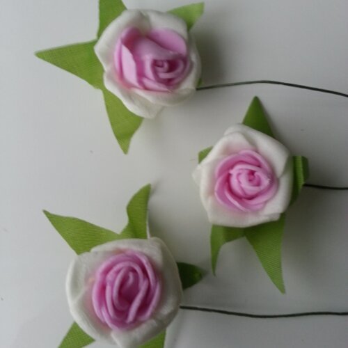 Lot de 3 fleurs en mousse blanche et rose   sur tige 3cm