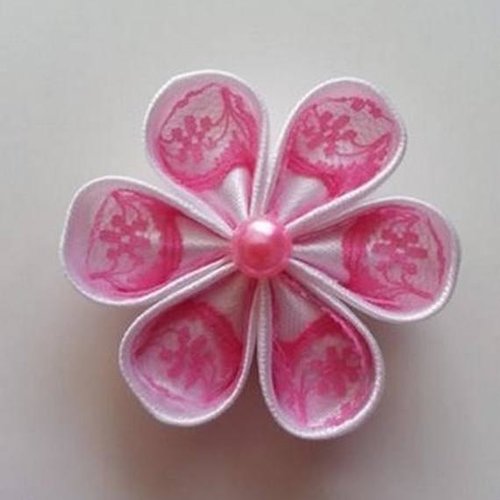 5 cm fleur de satin blanc et dentelle rose petales ronds