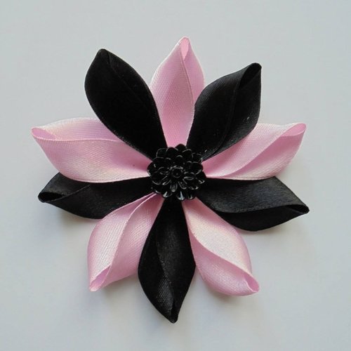 Fleur de satin bicolore 7,5cm rose et noir