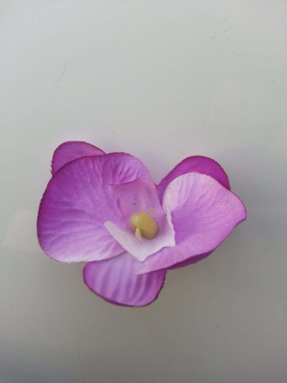 Orchidée artificielle en tissu mauve et blanc 45mm - Un grand marché
