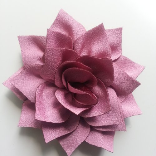 Fleur en tissu vieux rose  70mm
