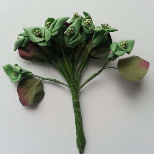 Lot de 12 minis fleurs artificielles arum en mousse sur tige avec feuille vert et bordeaux