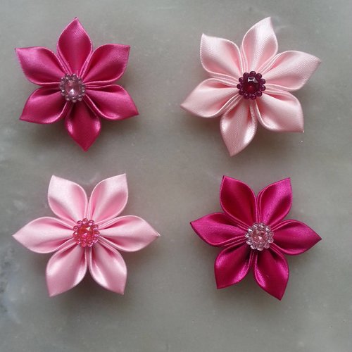 5 cm lot de 4 fleurs de satin dans les tons rose petales pointus 