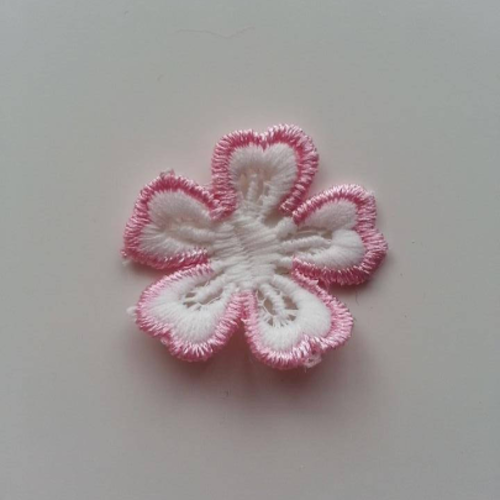 Fleur en dentelle blanche et rose  35mm 