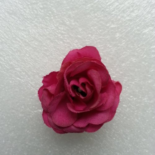 Petite fleur artificielle en tissu 30mm rose fuchsia 