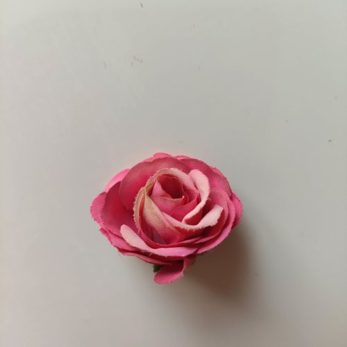 Petite fleur artificielle en tissu 30mm rose fuchsia et ivoire