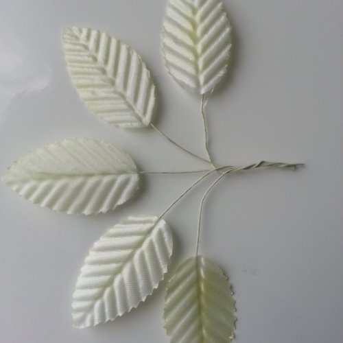 Lot de 5 feuilles artificielles en tissu ivoire 30*50mm