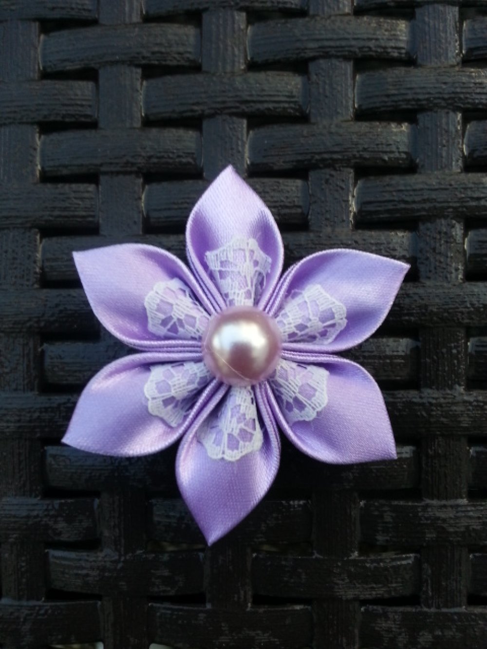 5 cm fleur de satin mauve et dentelle blanche petales pointus - Un grand  marché