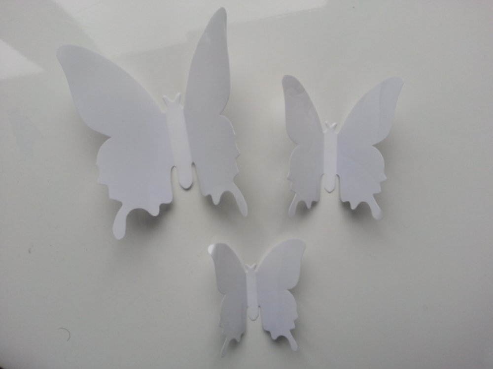 Petit papillon 3d en plastique 6.5*5.5 cm gris - Un grand marché