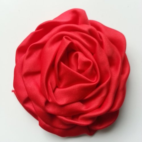 Fleur satin chiffonnée  rouge 80mm