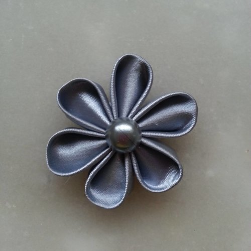 Fleur de satin grise 5 cm 