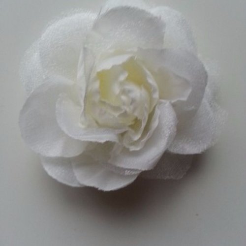 Rose  en tissu ivoire  70mm