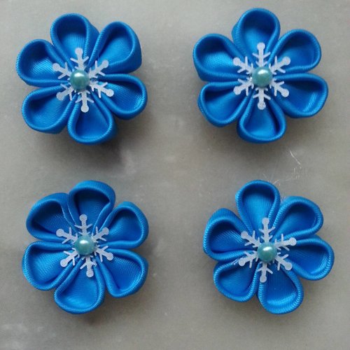 4 cm lot de 4 fleurs de satin bleu turquoise etoilées 