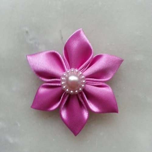 5 cm fleur de satin mauve / rose  petales pointus 