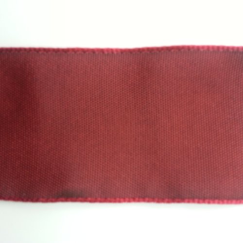 Un mètre de ruban polyester bordeaux reflets rouge   40mm